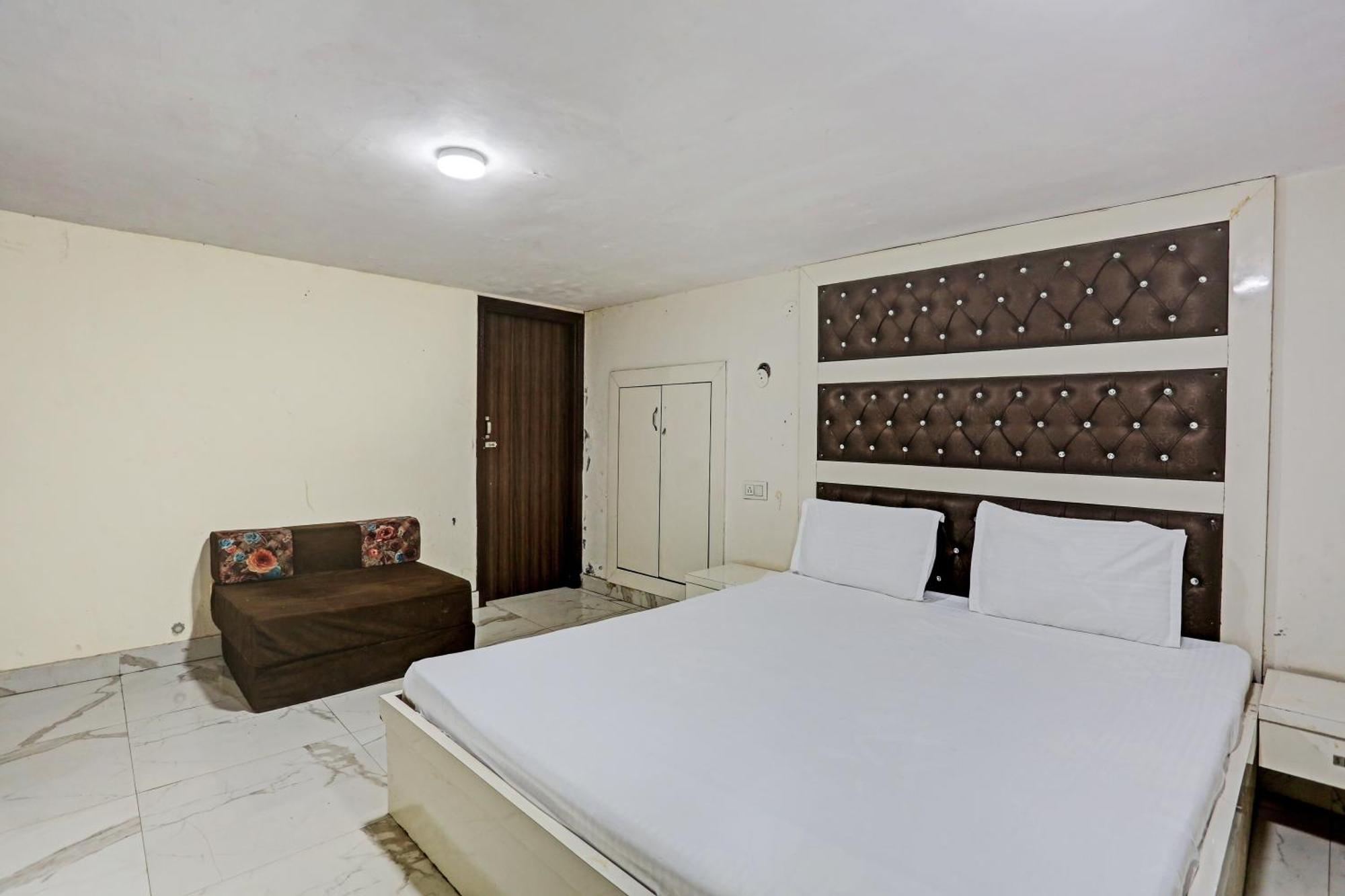 Hotel O Saffron Night Stay Amritszár Kültér fotó